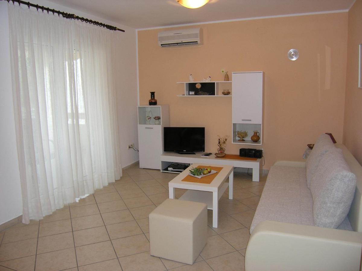 Apartments Biljana For Relaxing Holidays In Baska 外观 照片