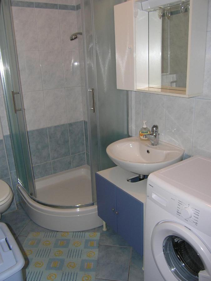 Apartments Biljana For Relaxing Holidays In Baska 外观 照片